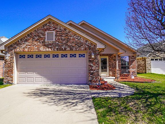 2nd image of 1011 Hayden Ct