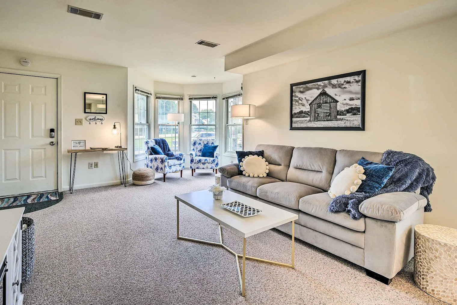 2 bed, 1.0 bath, 1227 sqft, $4,120 — Photo 3