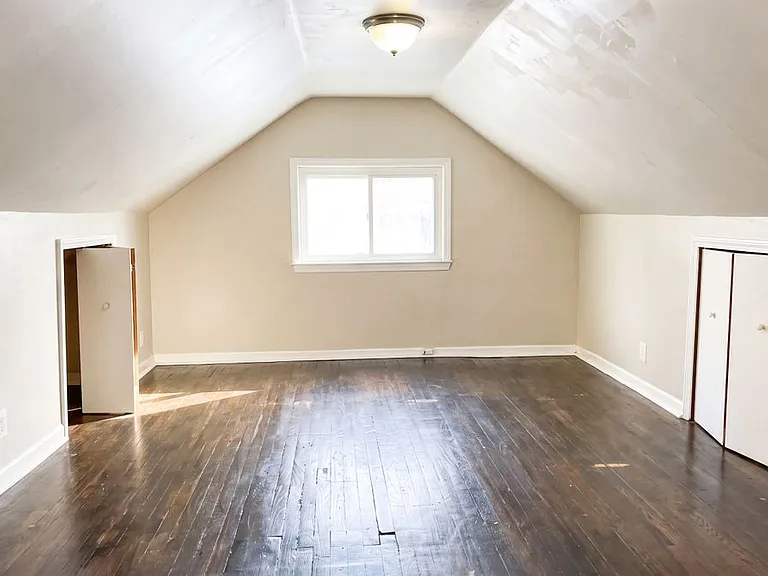 7256 Prospect Ave — Photo 16