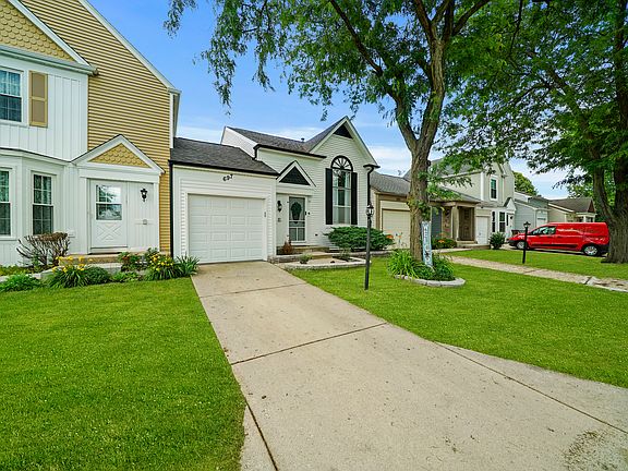 2nd image of 697 Grant Cir #697