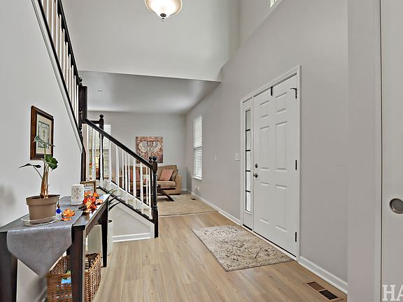 2nd image of 1798 Newberry Ln