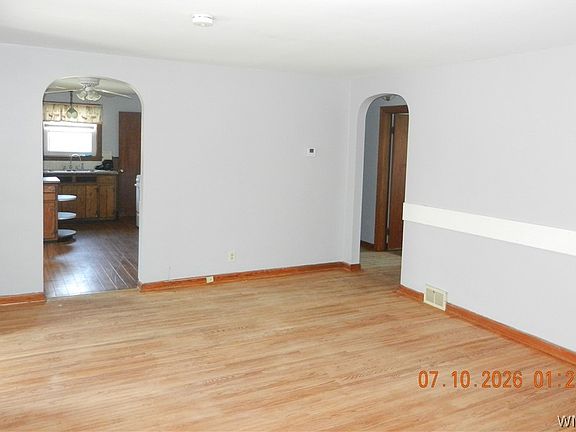 5th image of 133 Miller Ave