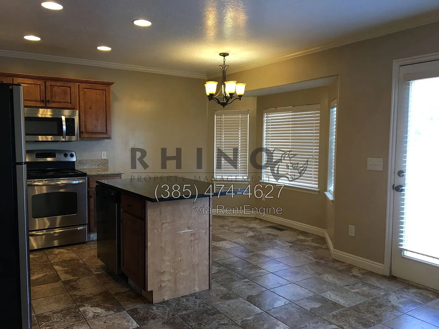 4 bed, 3.0 bath, 2113 sqft, $2,320 — Photo 2