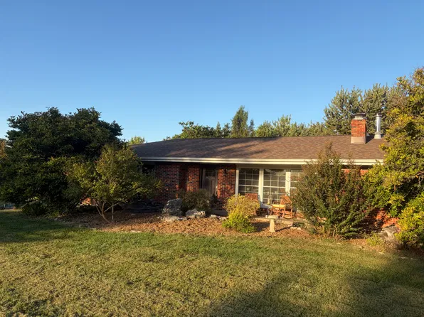 15801 S Palis Nichols Rd, Hartsburg, MO 65039