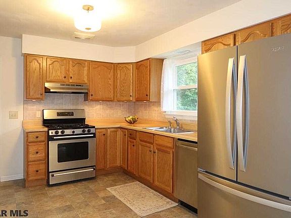 2nd image of 1318 University Dr
