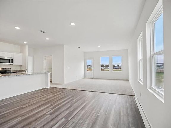 2nd image of 59 Crescent Blvd