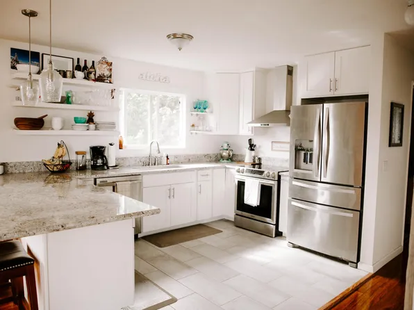 410 Ulupaina St, Kailua, HI 96734