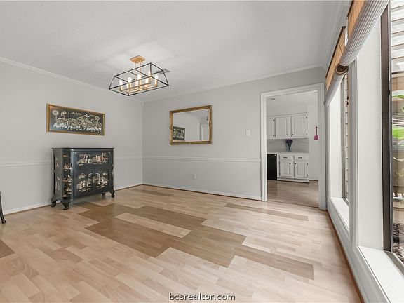 4th image of 2905 Pierre Pl