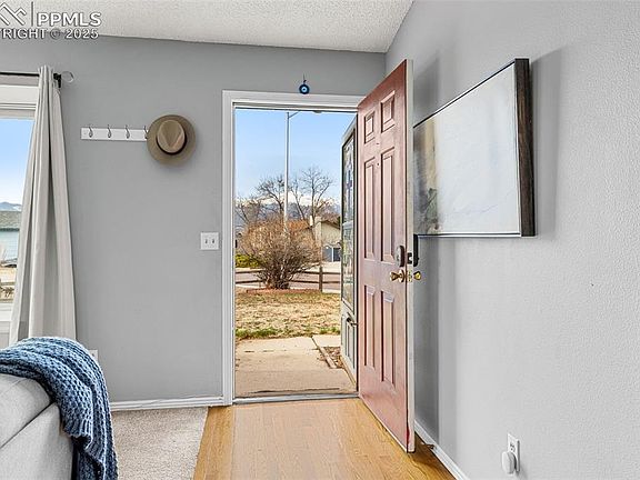3rd image of 7599 Red Mountain Dr