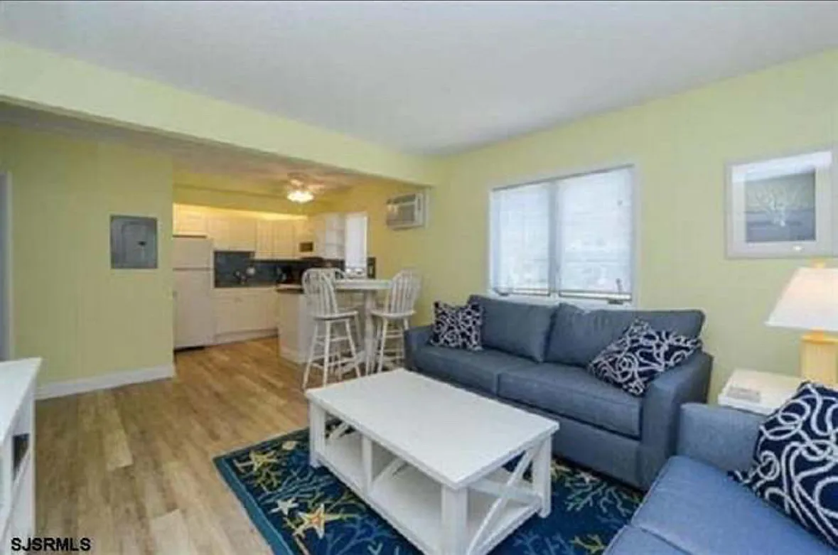 1 bed, 392 sqft, $1,400 — Photo 3