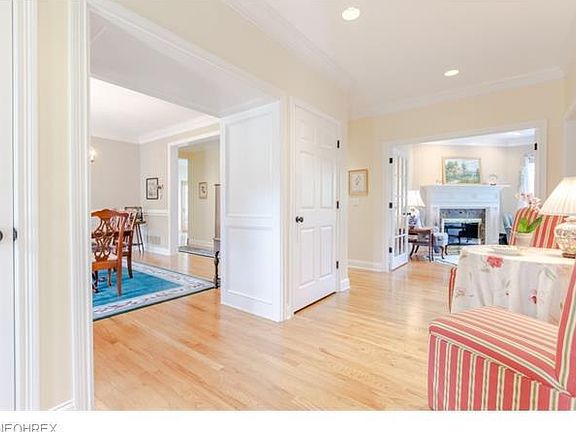 5th image of 520 Woodland Ct