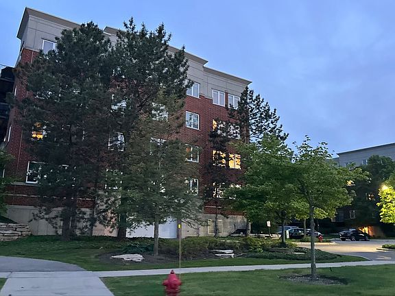 3rd image of 820 Weidner Rd APT 304