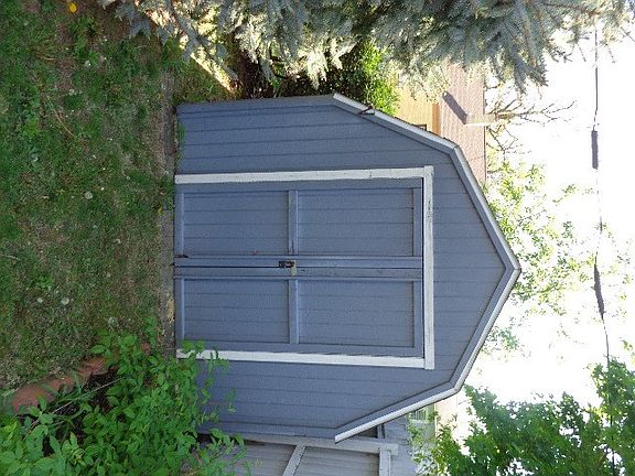 3rd image of 1525 Evergreen St