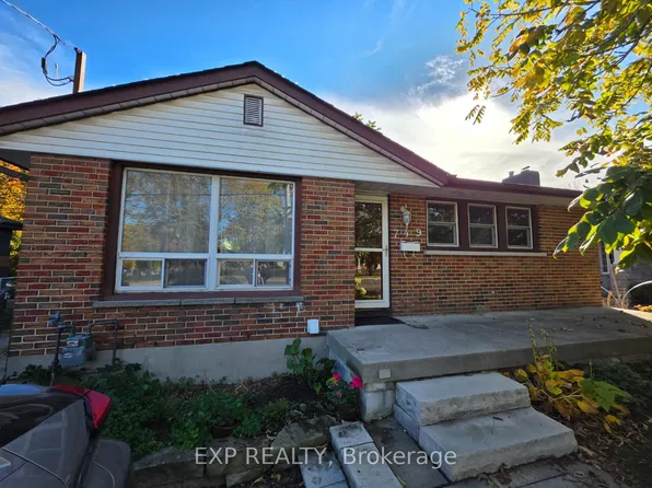 749 King St W, Oshawa, ON L1J 2L2