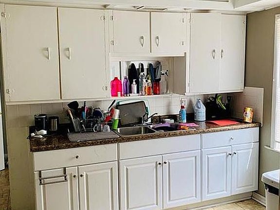4th image of 3349 W 47th St