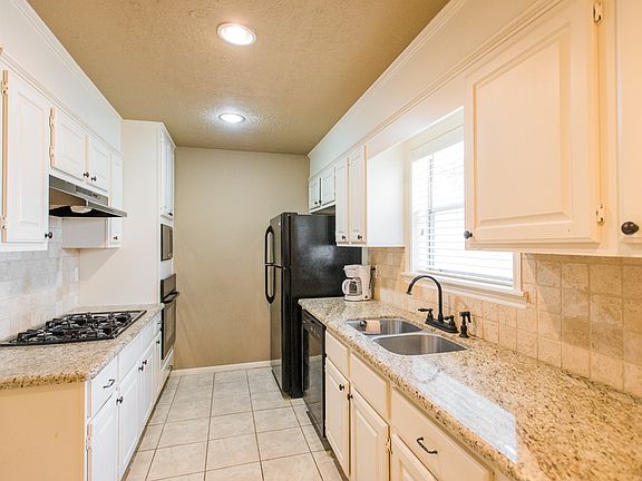 5th image of 3013 Jennifer Dr