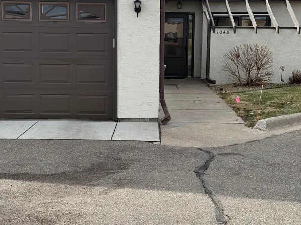 1048 109th Ave NE, Blaine, MN 55434