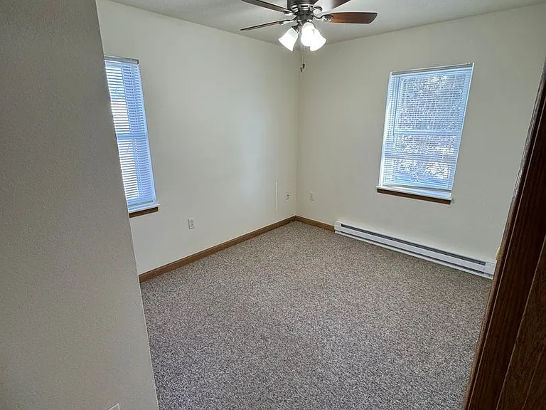 90 E Gridley Ave — Photo 17