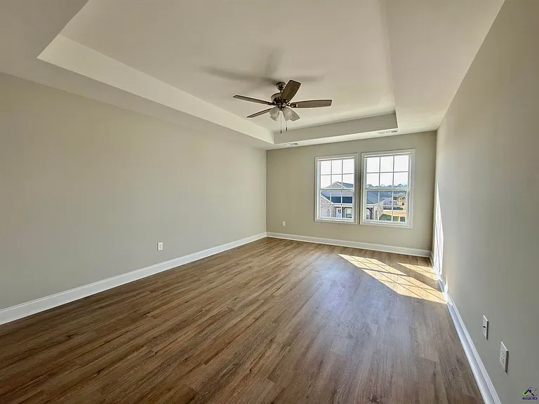 212 Beau Claire Cir — Photo 37