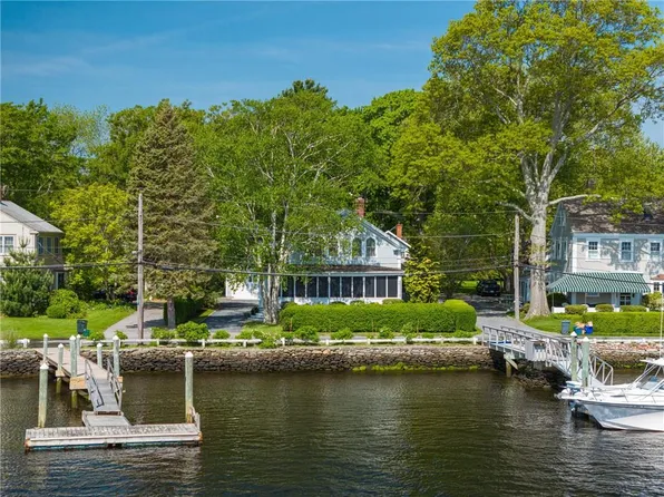 167 Mathewson Rd, Barrington, RI 02806