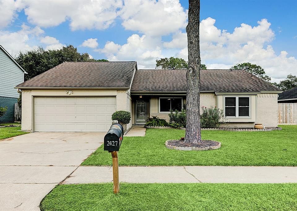1st image of 2427 Parkview Dr