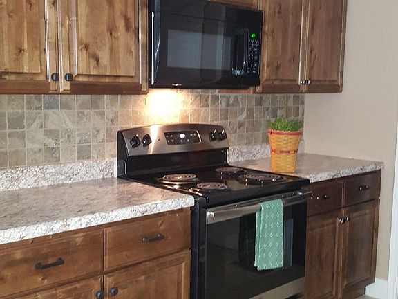5th image of 11036 Farr Dr
