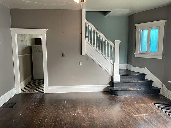 5th image of 215 E Patterson Ave