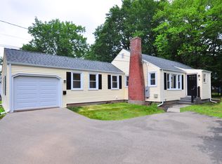 8 Pontiac Rd, West Hartford, CT 06117