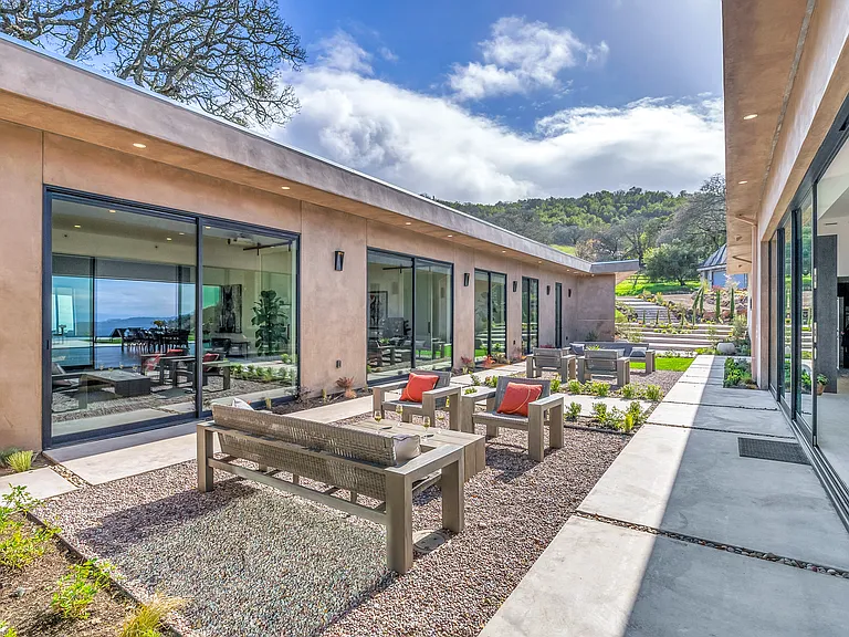 6568 Sonoma Mountain Rd — Photo 9