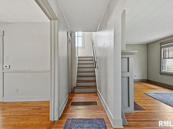 2nd image of 1740 Lowell Ave