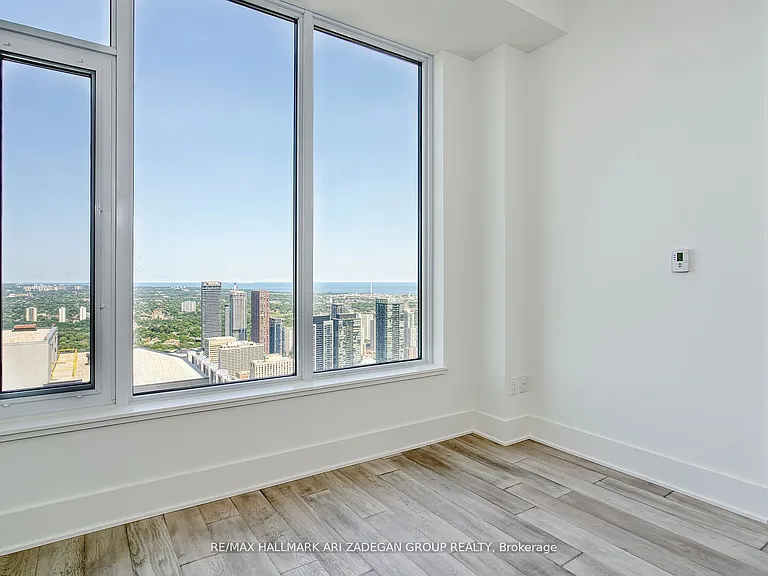 11 Yorkville Ave #5806 — Photo 13