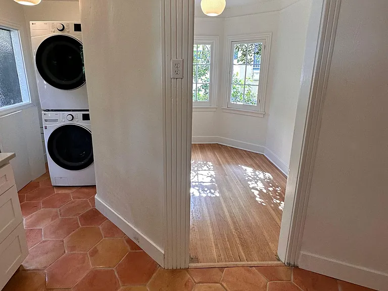 2074 Paramount Dr — Photo 31