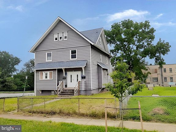 2nd image of 3101 Clifton Ave
