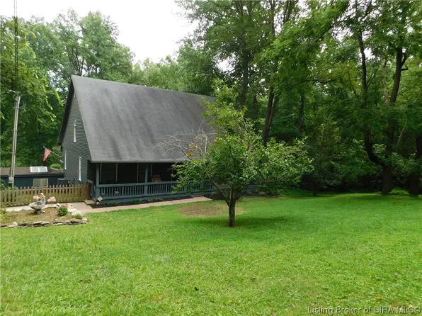 8070 S Old Palmyra Road, Pekin, IN 47165