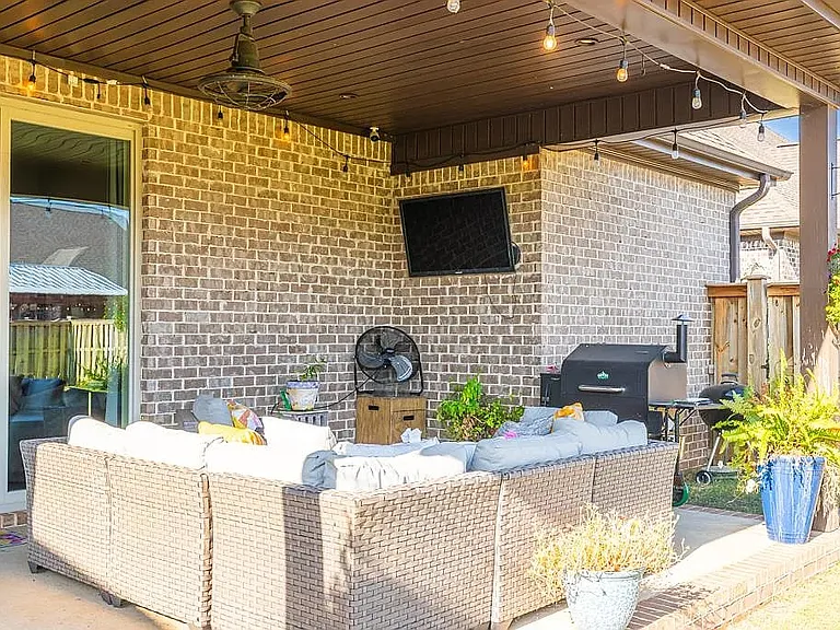127 Ashbey Cir — Photo 34