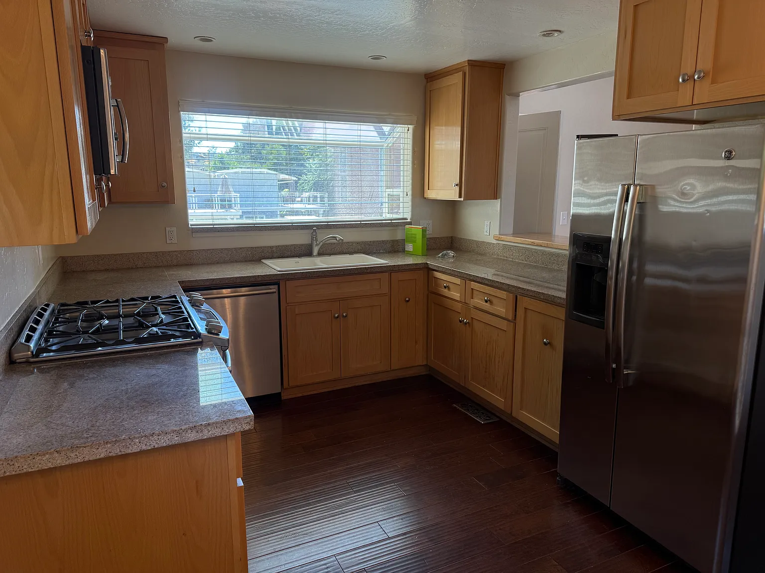 109 Crystal Oaks Dr — Photo 3