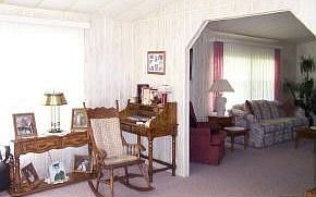 4th image of 1072 Manila Dr
