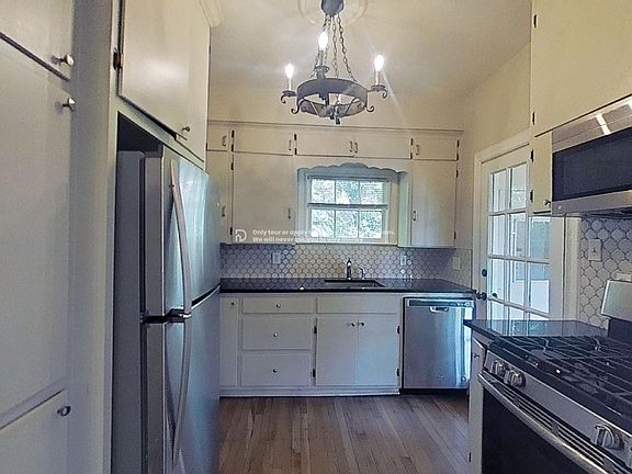 4th image of 1511 W Mistletoe Ave