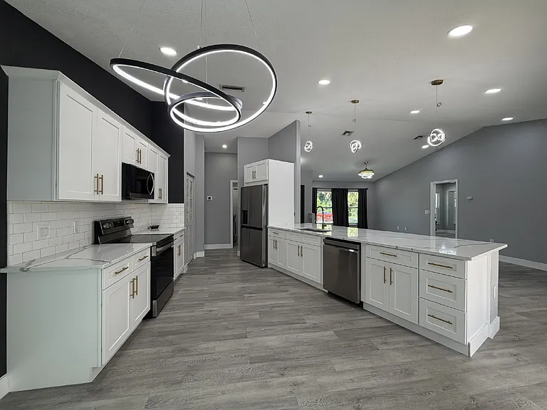 323 Aurora St NW — Photo 13
