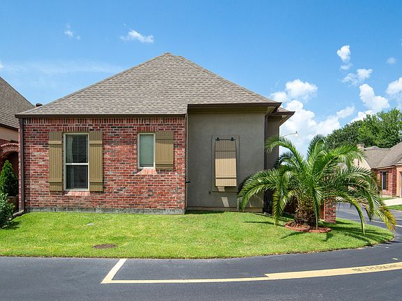 2nd image of 117 Palm Springs Dr