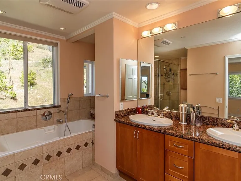 7019 Woodstone Pl — Photo 13
