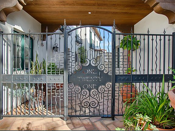 4th image of 121 W De La Guerra St Unit 9