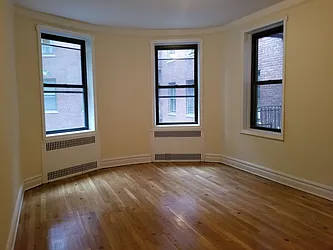 Rented by Max & Associates Realty Corp