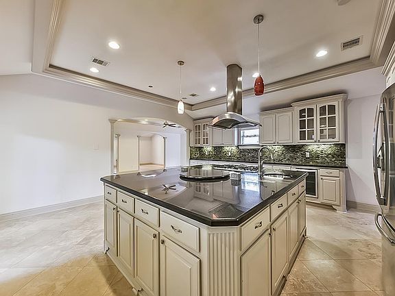 5th image of 5238 Ariel St