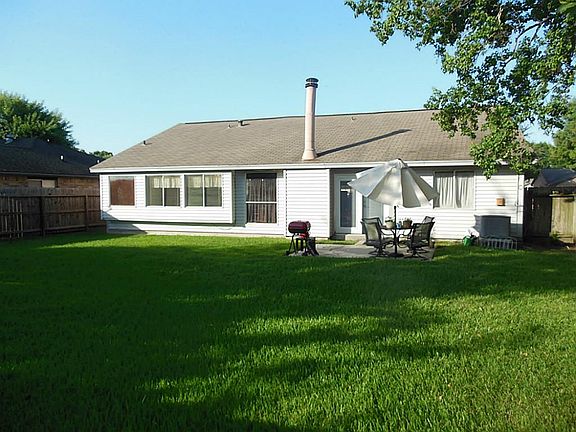 2nd image of 319 Knoll Forest Dr