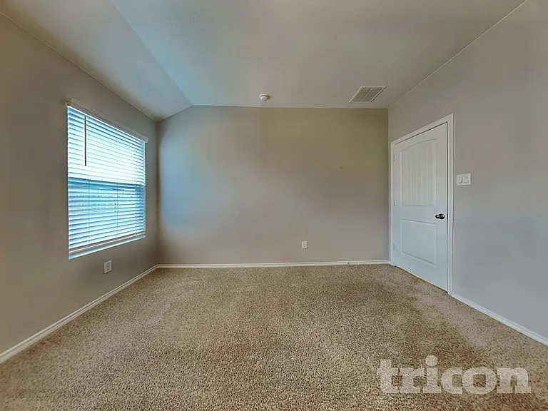 1016 Adler Way — Photo 7