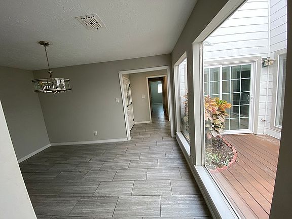 3rd image of 4423 Hickory Downs Dr