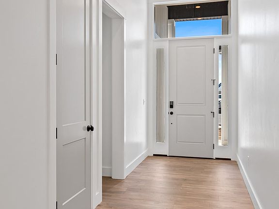 Finished home photos are representational images only. See sales agent for details.