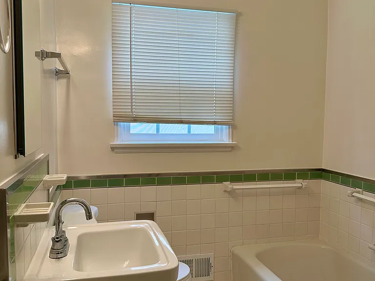 Bathtub