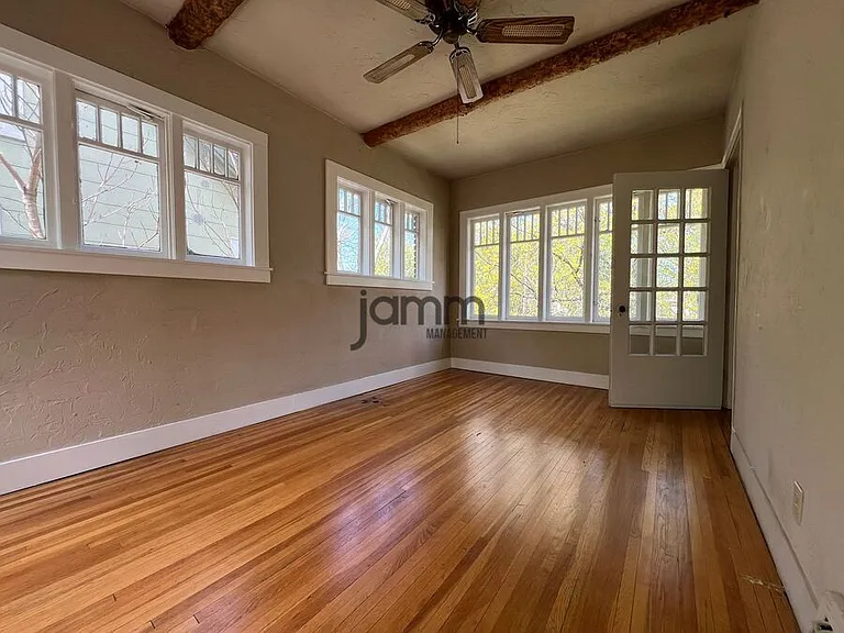 3232 Clarendon Rd — Photo 26